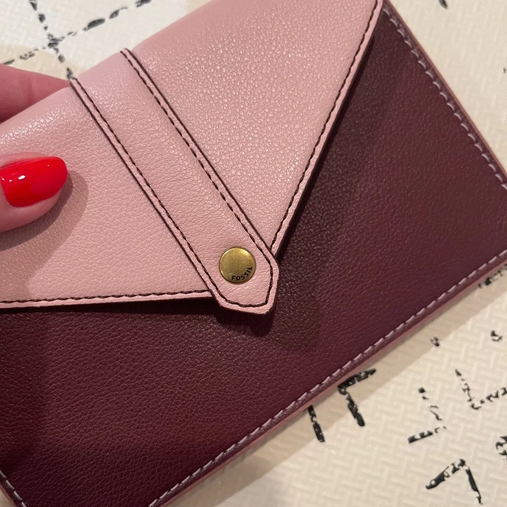 Fossil Sophia wallet/ wristlet in‎ purple